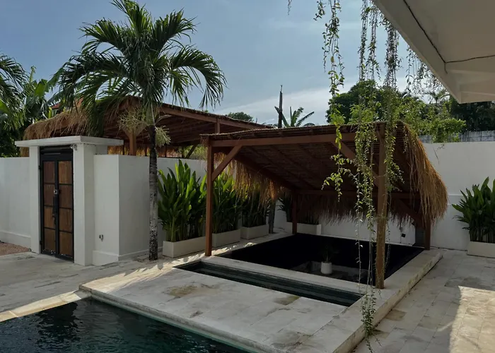 Chingiack Pool And Terrace チャングー